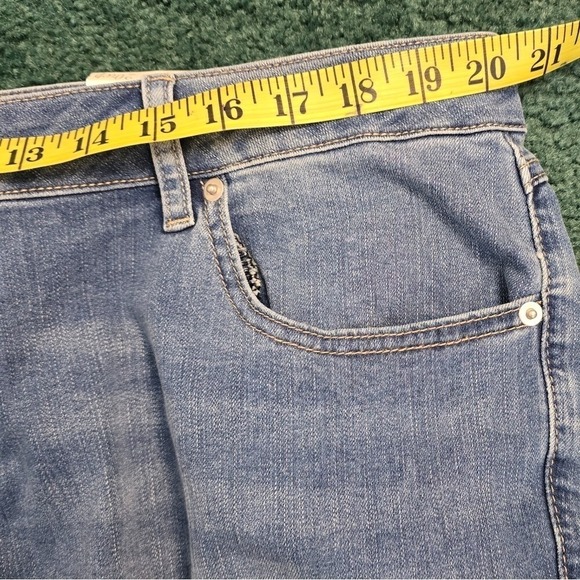 C Est 1946 Women Mid-Rise Straight Leg Jeans Size 20WP Distressed Rhinestone NWT - Picture 9 of 11